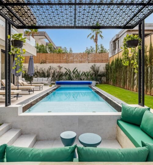 Villa Aura – Sleek Design & Near Golf Resort